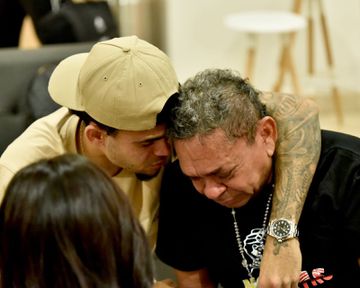 Partilhadas fotos de Luis Díaz com o pai após sequestro