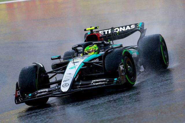 Mercedes 'bate o pé' e não liberta Lewis Hamilton para a Ferrari