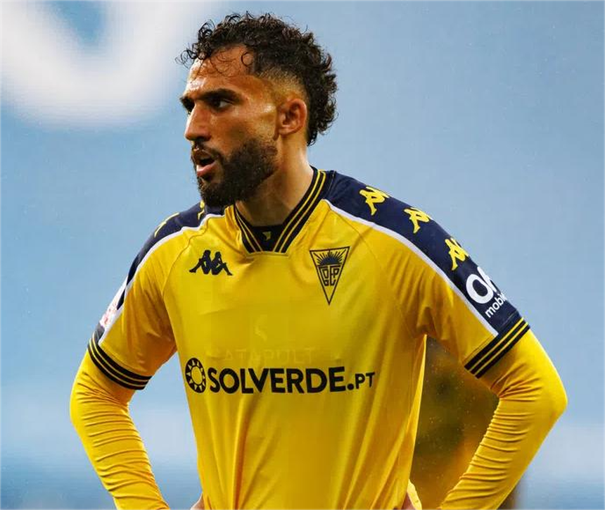 Rafik Guitane estreou-se como internacional pela seleção da Argélia que prepara a participação na Taça das Nações Árabes. Foto: IMAGO