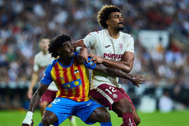 Renato Veiga em ação pelo Villarreal contra o compatriota Thierry Correia