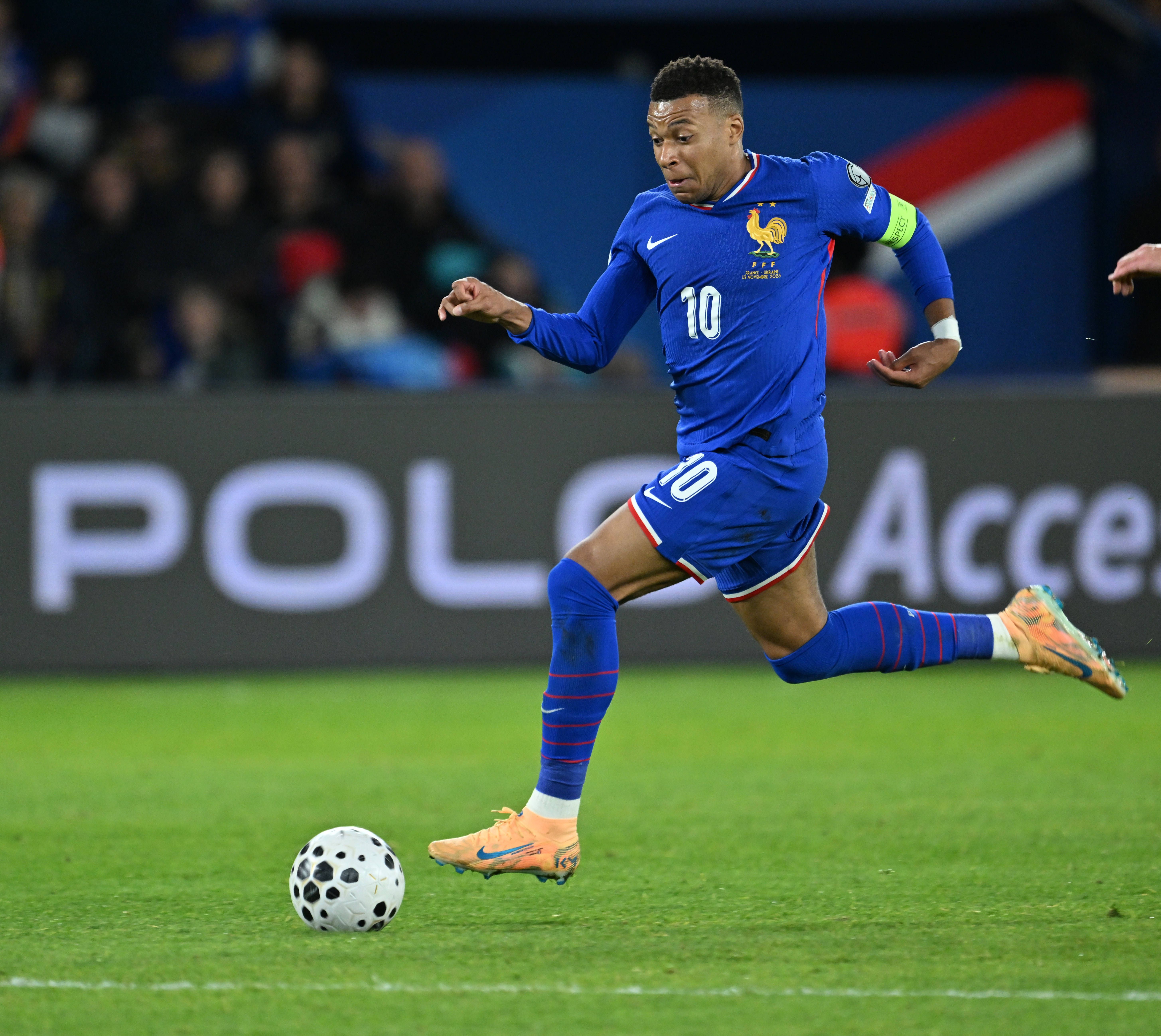 3.º Kylian Mbappé, Real Madrid, 27 anos: 200 milhões de euros