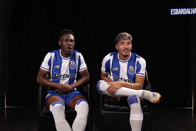 O bom humor de Zaidu e William Gomes: «Graveto? Money, money, money!»