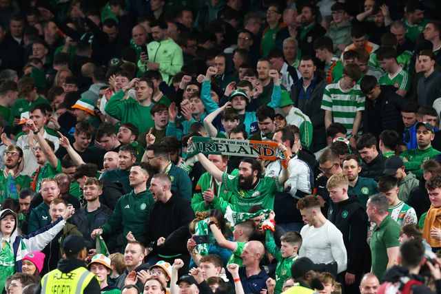 Adeptos da Irlanda foram à loucura com a expulsão de Cristiano Ronaldo
