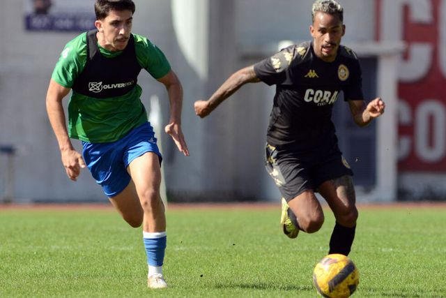 Paulinho Bóia no ensaio com a AD Machico. - Foto: CD NACIONAL