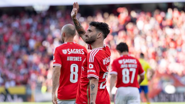 Rafa Silva com a camisola do Benfica