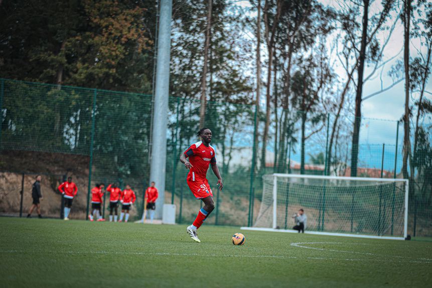 Arthur Tchapchet marcou dois golos na vitória sobre o Penafiel