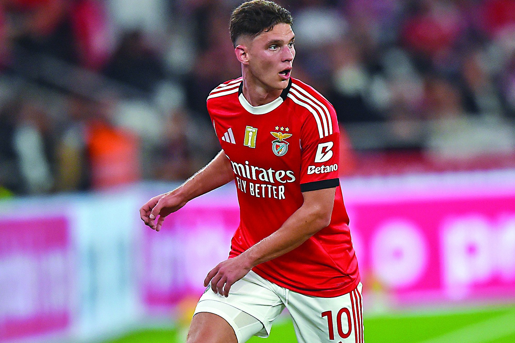 Sudakov voltou mais cedo da seleção — Foto: Miguel Nunes