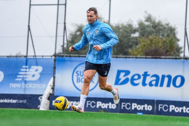 Luuk de Jong corre para o regresso à competição - Foto: FC PORTO