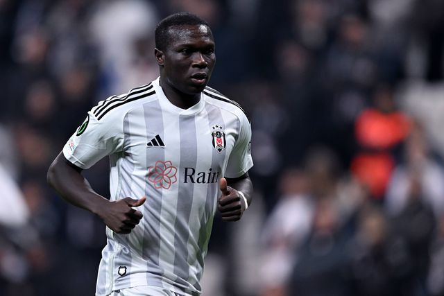 Ex-FC Porto em maus lençóis no Besiktas devido a… transplante capilar