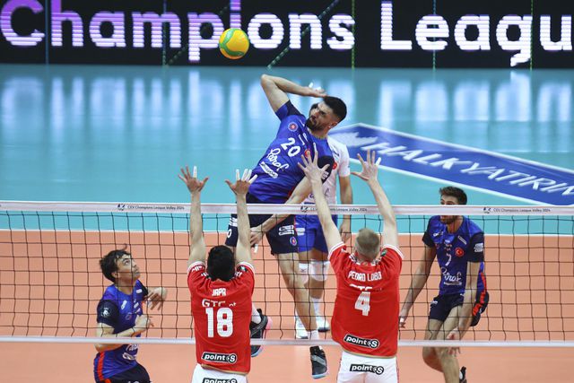 Benfica sofre terceira derrota na Liga dos Campeões