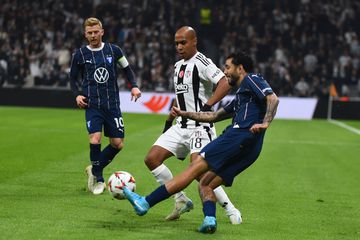 João Mário desmente pedido para sair do Besiktas