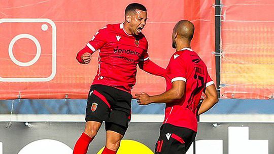 Penafiel vence Leixões e sobe provisoriamente à liderança da Liga 2