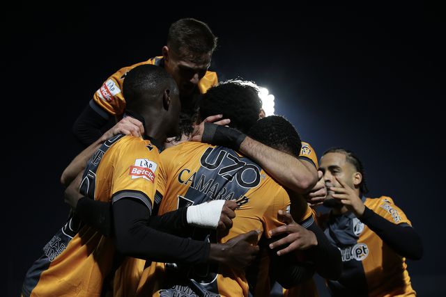 Jogadores vimaranenses celebram vitória por 4-0 frente ao Rio Ave - Manuel Fernando Araújo/LUSA