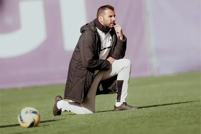 Técnico dos estrelistas está convicto de que a sua equipa pode surpreender o líder do campeonato - Foto: Estrela da Amadora