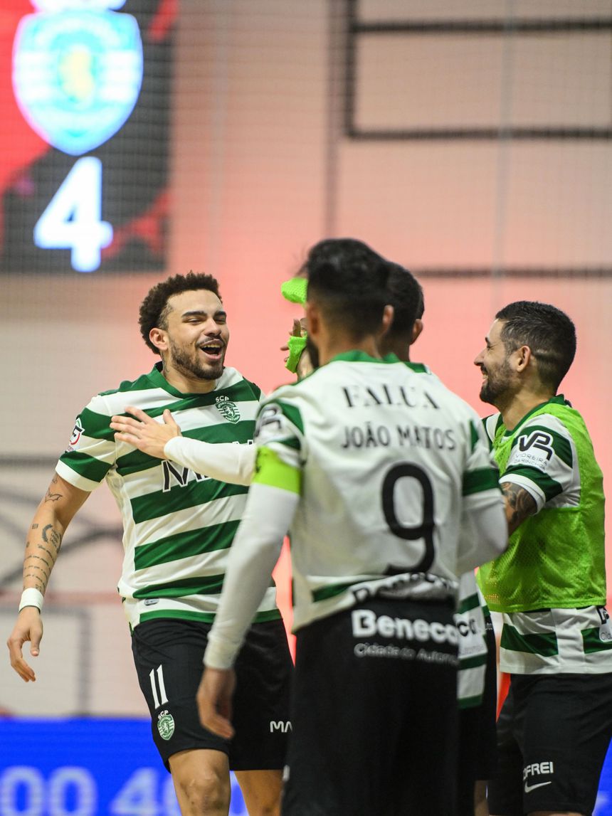 Allan Guilherme marcou e festejou junto dos colegas -  Foto: Sporting CP