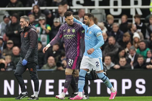 The Best: Ederson e Mary Earps ganham os prémios de melhor guarda-redes
