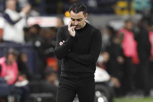 Incrível: Ryanair apela à saída imediata de Xavi