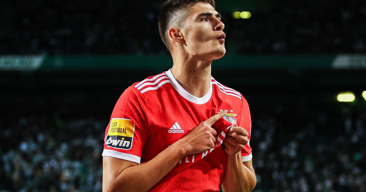 Benfica: poucos minutos para muitos miúdos