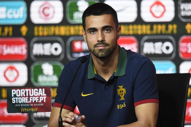 Roberto Martinez surpreendido com Diogo Costa: «É muito completo»