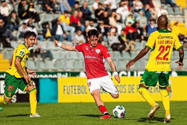 Avançado do Santa Clara analisa FC Porto: «Não encontro pontos fracos»