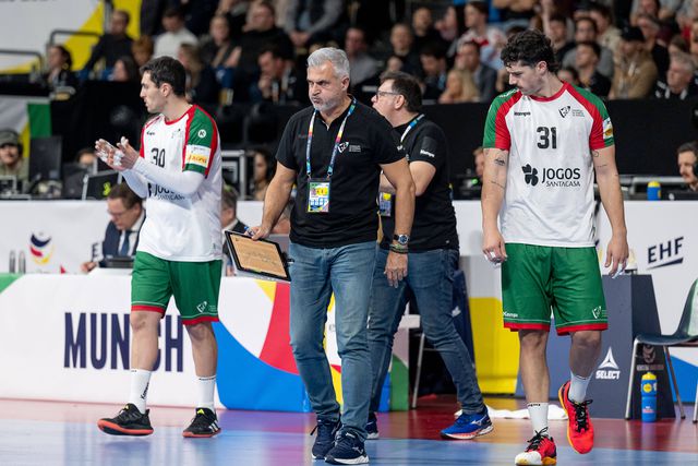 «Aguentámos a melhor seleção do mundo 30 minutos… mas o jogo tem 60»