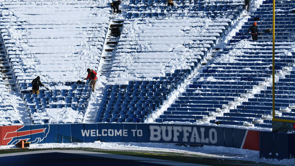 NFL: Buffalo Bills oferecem almoço e dinheiro a quem os ajudar a retirar a neve