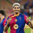 Mercado oficial: central que marcou autogolo na Luz renova pelo Barcelona