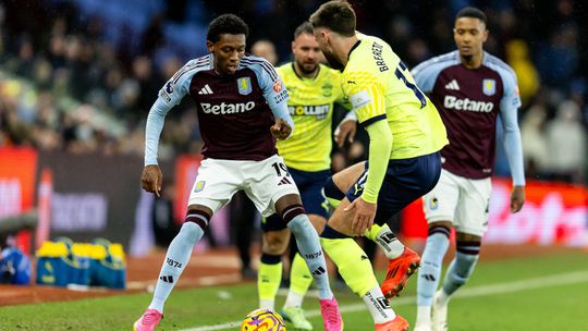 Mercado: Aston Villa vende avançado ao Ipswich (oficial)