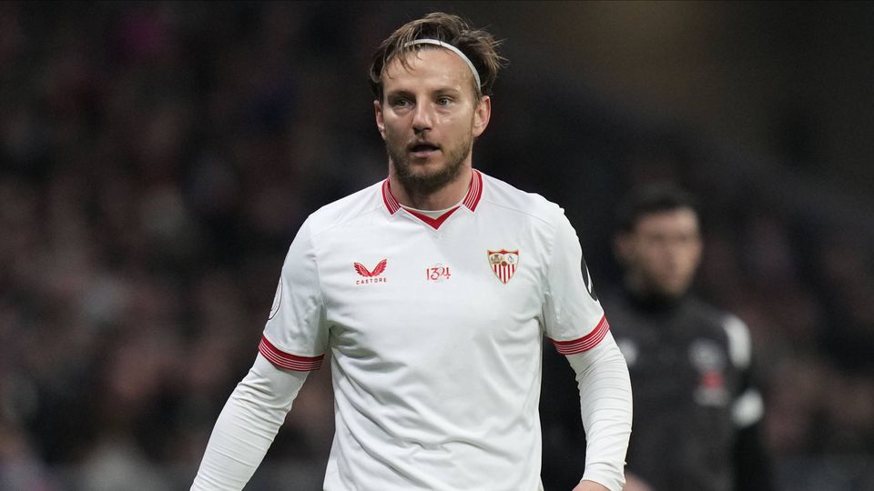 Rakitic revela que saiu do Sevilha por causa de… ex-treinador do Benfica