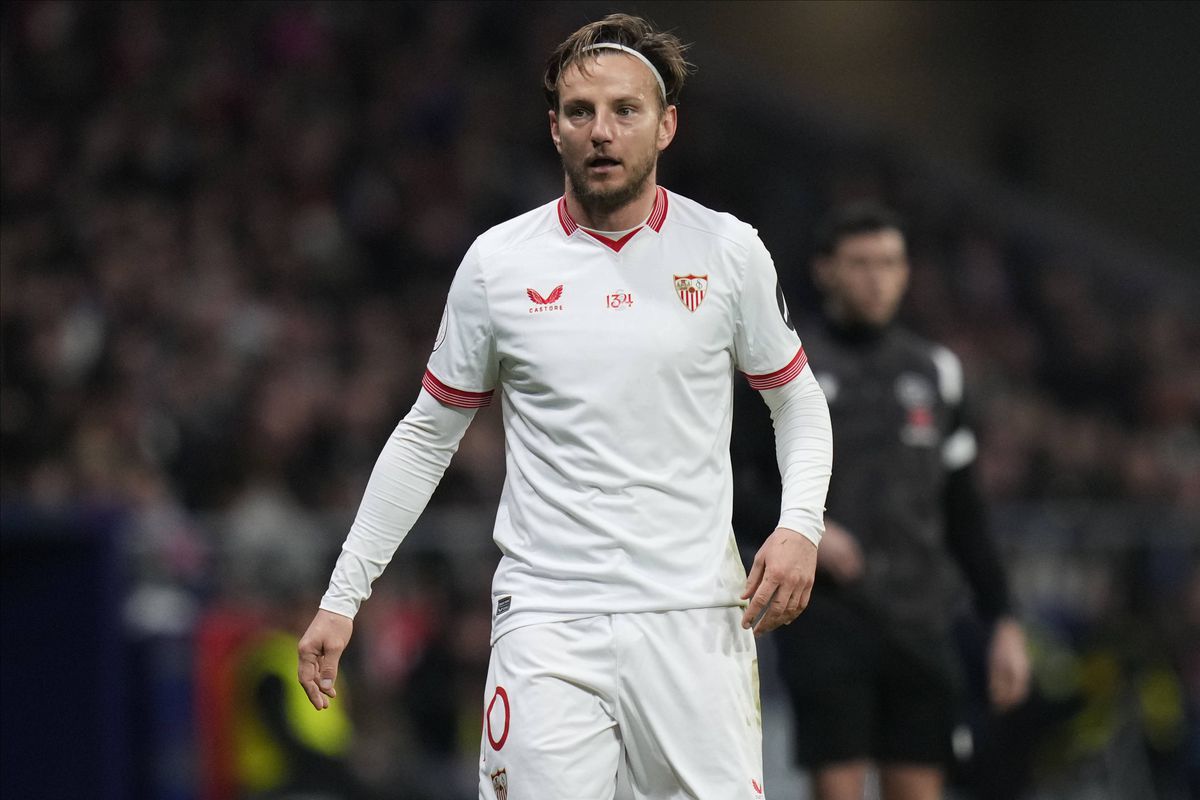 Rakitic revela que saiu do Sevilha por causa de… ex-treinador do Benfica