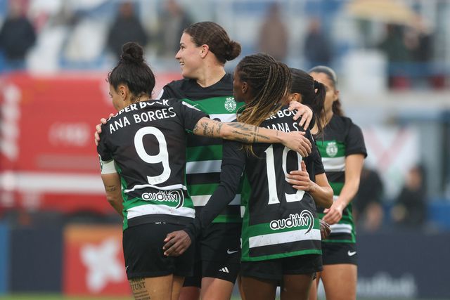 Sporting apanha susto, mas qualifica-se nos penáltis para as ‘meias’ da Taça da Liga