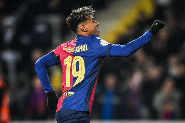 Lamine Yamal a celebrar o seu golo do encontro