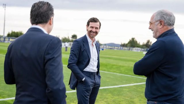 Villas-Boas esteve no Olival para tomar pulso ao grupo e falar pessoalmente com alguns jogadores (FOTO: FC PORTO)
