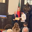 Mateus Mide recebe Medalha de Mérito Municipal das mãos do edil de Gaia, Luís Filipe Menezes