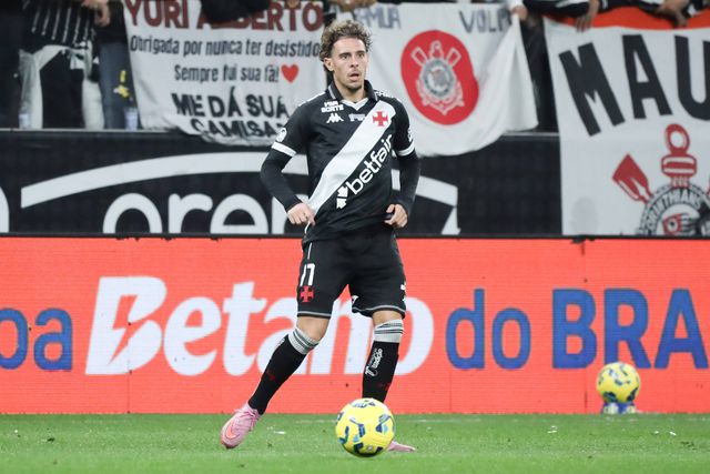 Nuno Moreira joga com Coutinho no Vasco da Gama