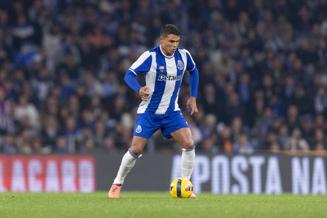 Thiago Silva mostrou-se à altura dos acontecimentos - Foto: IMAGO