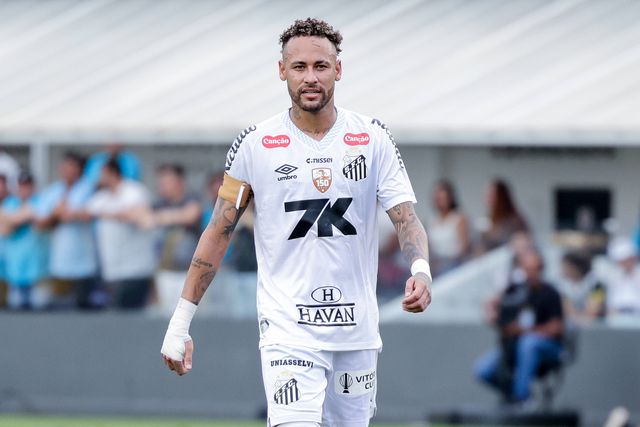 Neymar lesionou-se em novembro de 2025 no joelho esquerdo - Foto: IMAGO