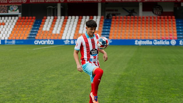 «Em miúdo joguei o modo carreira do FIFA com o Lugo»