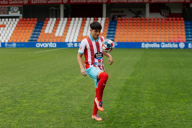 «Em miúdo joguei o modo carreira do FIFA com o Lugo»