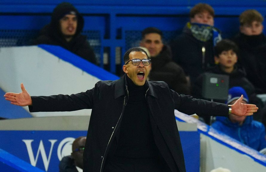 Liam Rosenior, treinador do Chelsea