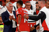 Pavlidis e José Mourinho, ponta de lança e treinador do Benfica - Foto Imago