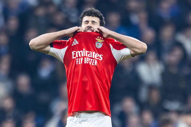Reação de Tomás Araújo depois do fim do jogo com o FC Porto para a Taça de Portugal — Foto: IMAGO