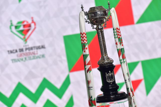 O troféu da Taça de Portugal (Foto: Miguel Nunes)