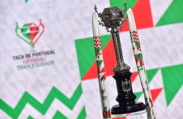 O troféu da Taça de Portugal (Foto: Miguel Nunes)