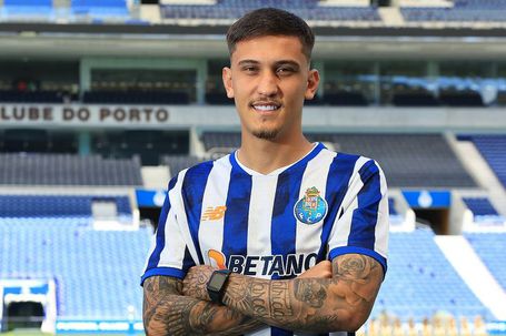 Felipe Silva, central de 23 anos do FC Porto