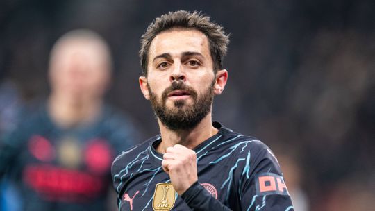 Bernardo Silva 'apanhado' a passear em Barcelona