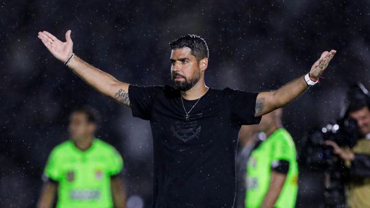 António Oliveira pede reforços no Corinthians: «Não podemos ficar para trás»