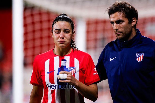 Vídeo: Um olho negro e muita polémica no dérbi de Madrid feminino