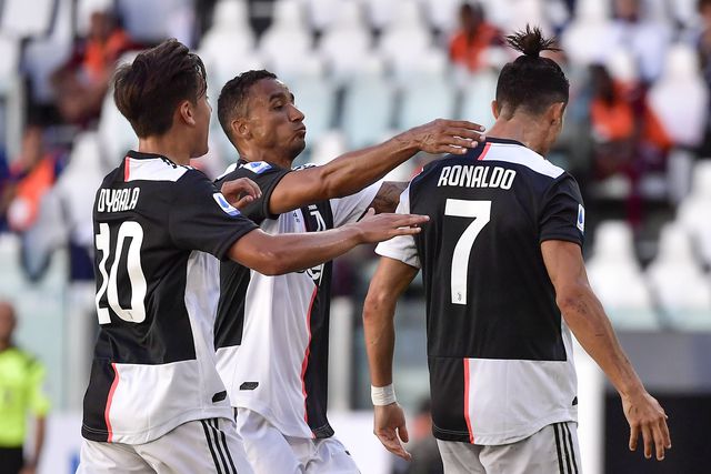 Danilo escolhe Cristiano Ronaldo como o colega que mais o marcou: «É único»