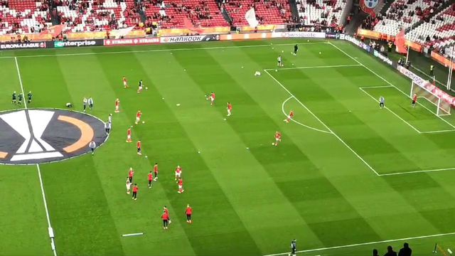 Benfica aquece motivado por Metallica